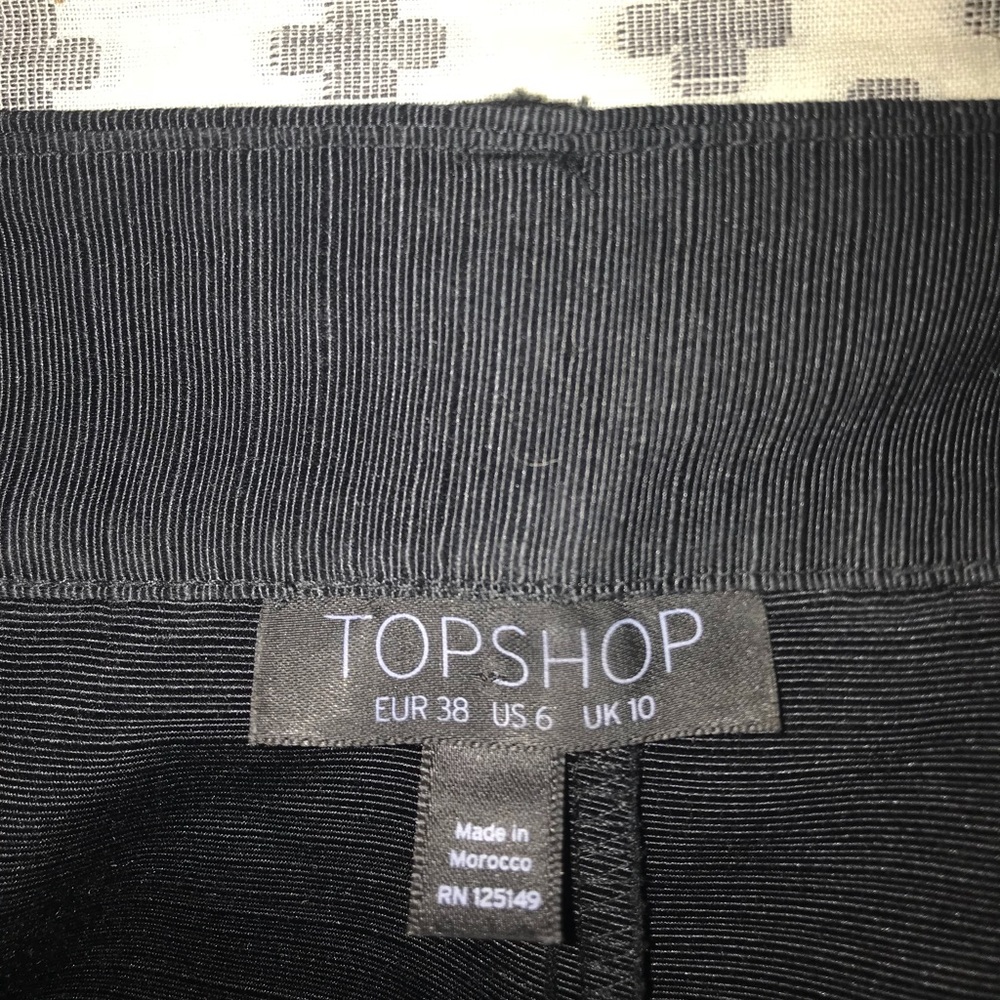 Topshop Envelope Shorts - Picture 3 of 3